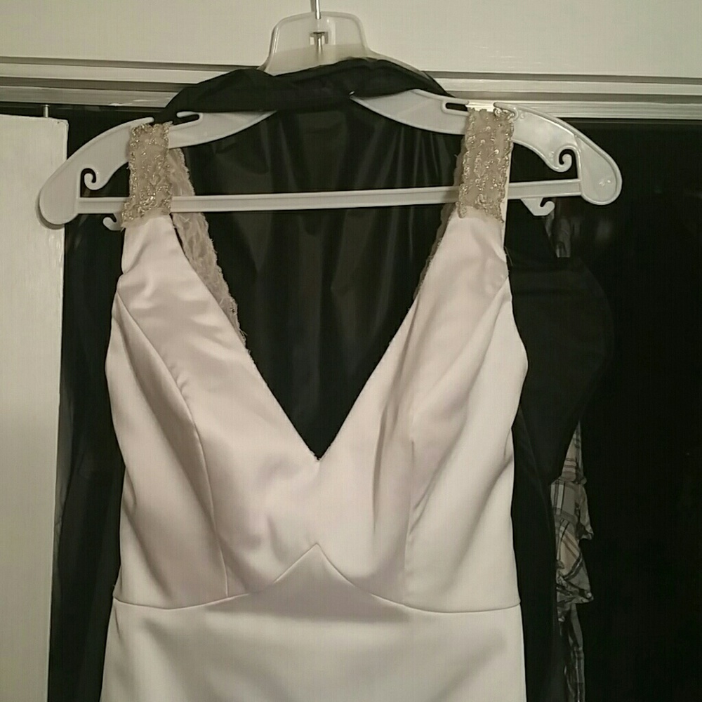 Mary's wedding gown - Picture 2 of 5